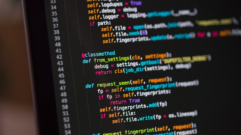 رقائق الاستدلال المخصّصة في 2026: كيف تتحدّى OpenAI وGoogle هيمنة Nvidia على الذكاء الاصطناعي؟